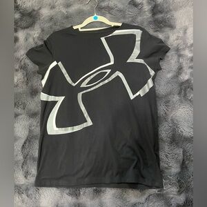 Under Armour Black Tee with Silver Logo Outline Size L